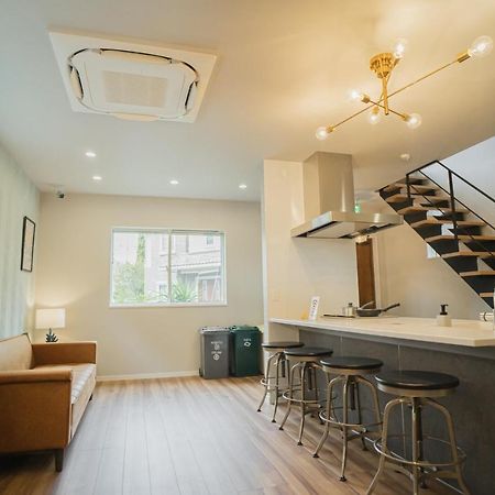Orange County Guest House อิซุมิซาโนะ ภายนอก รูปภาพ